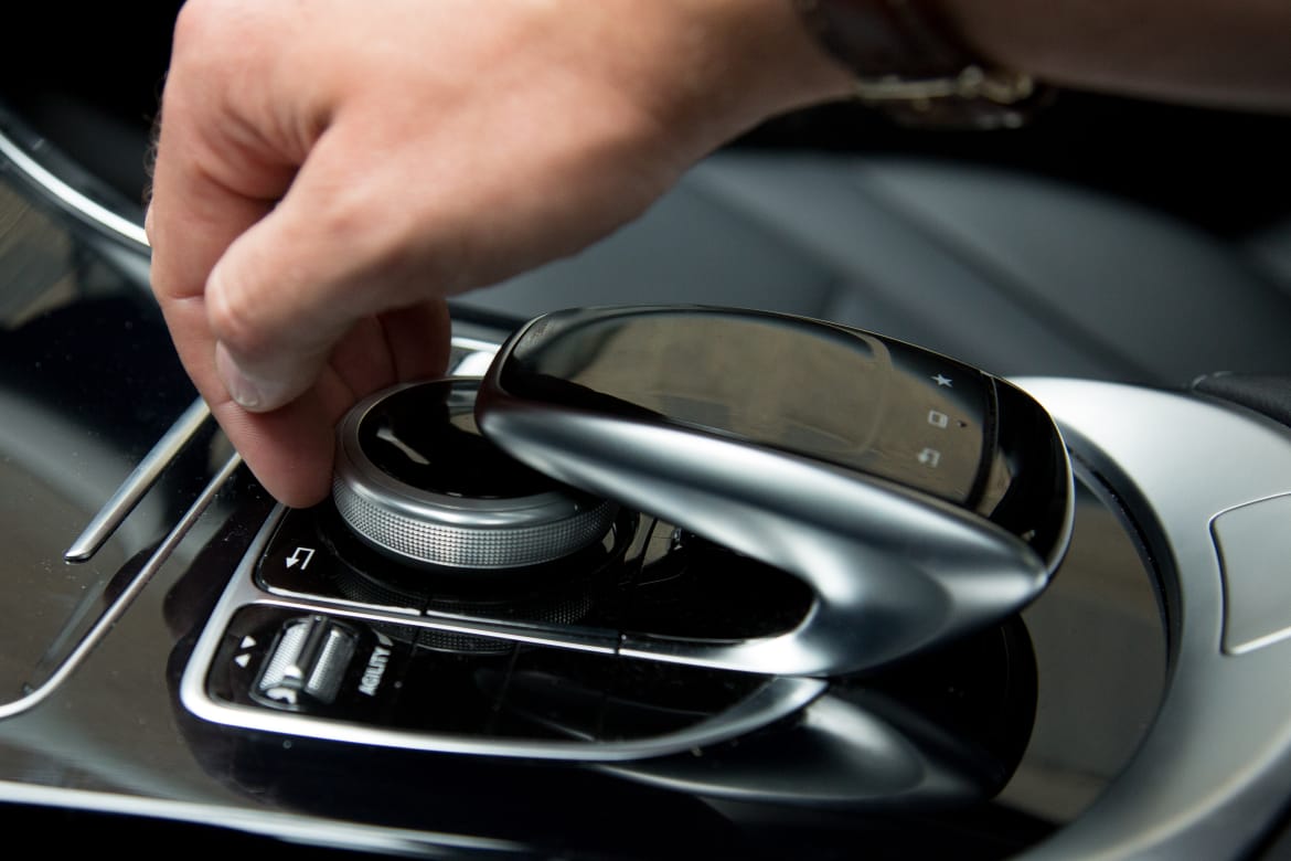 15Mercedes-Benz_C300_CARSCOM_ES_44.jpg