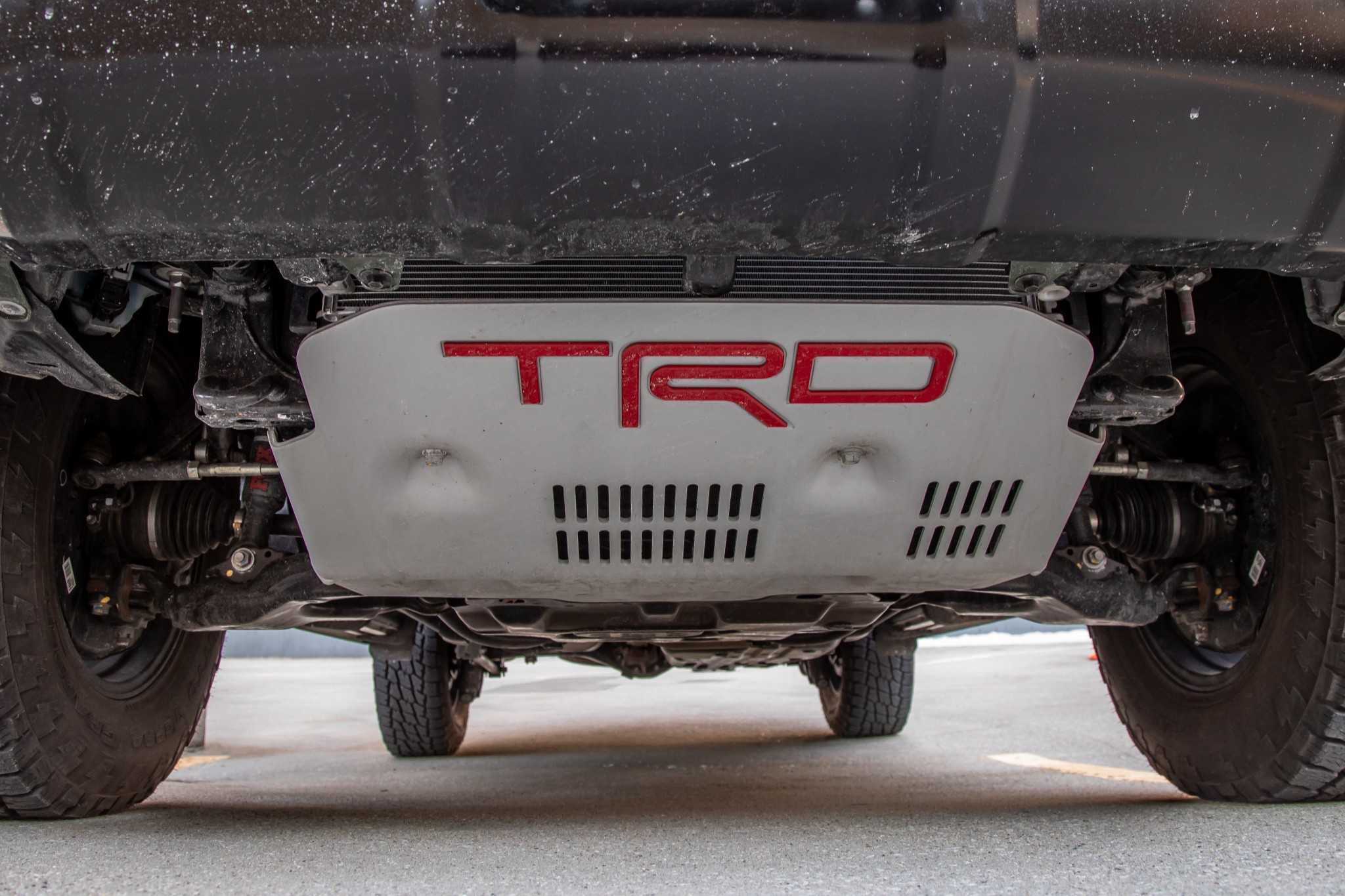 4runner-trd-pro-exterior--green--skid-plate--undercarriage-33.jpg