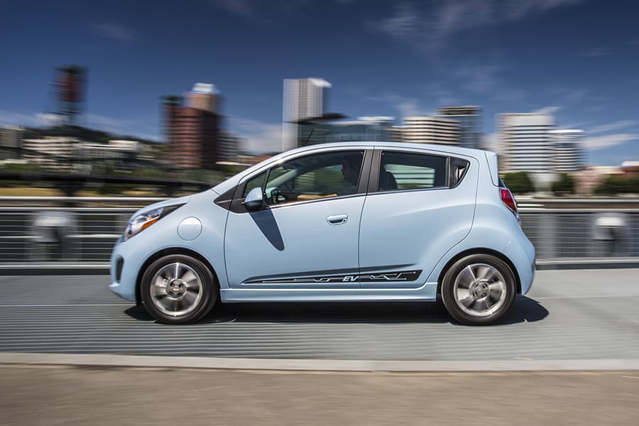 2015-Chevrolet-SparkEV-032.jpg