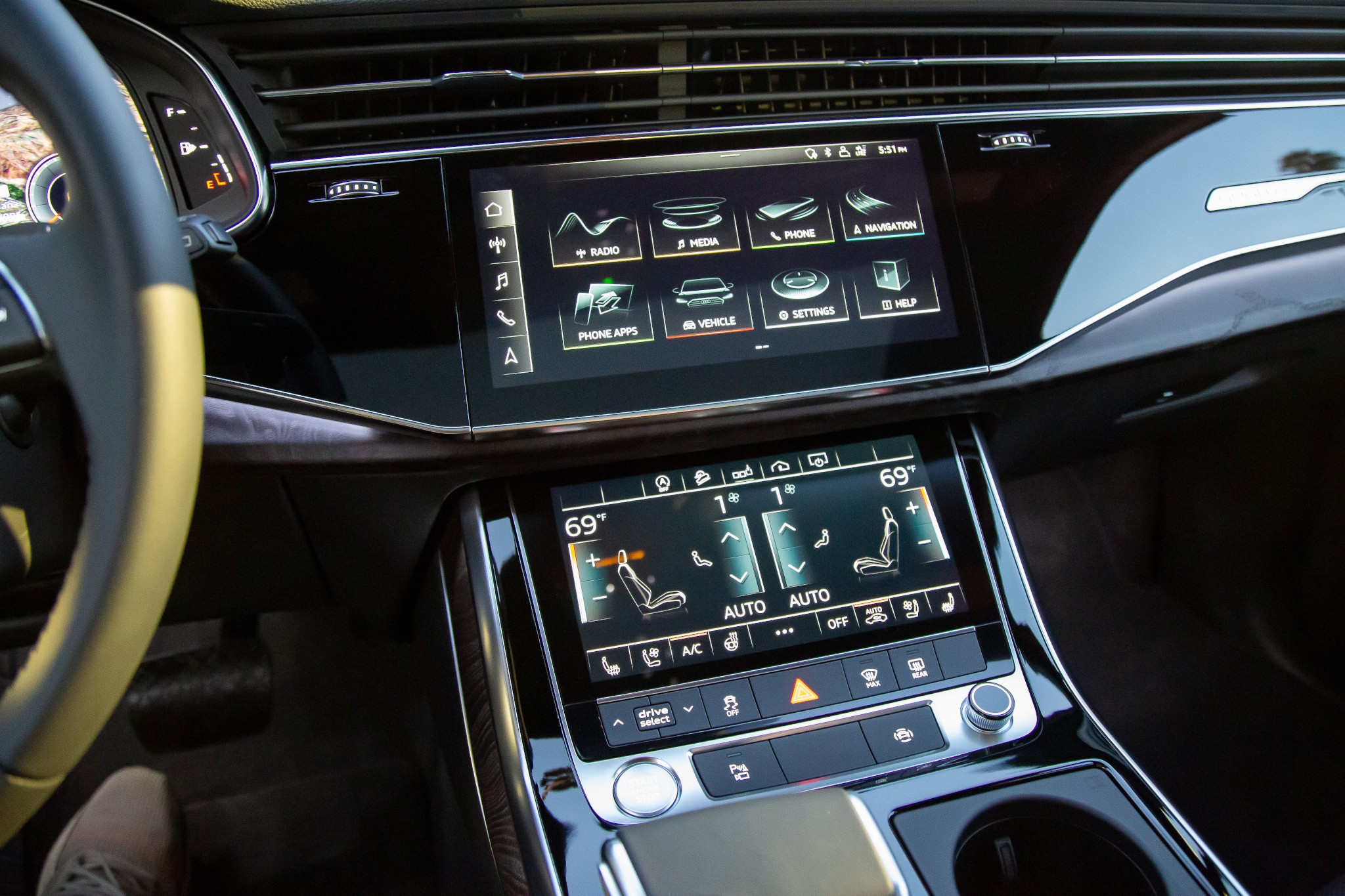 audi-q7-2020-16-center-stack--front-row--interior--seating-controls.jpg