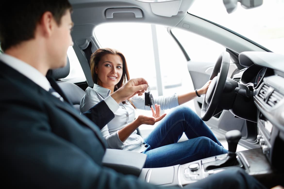 Woman_Car_Shopping.jpg