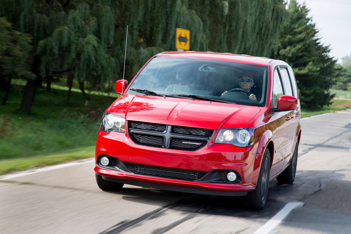 15_Dodge_Grand_Caravan_Review.jpg
