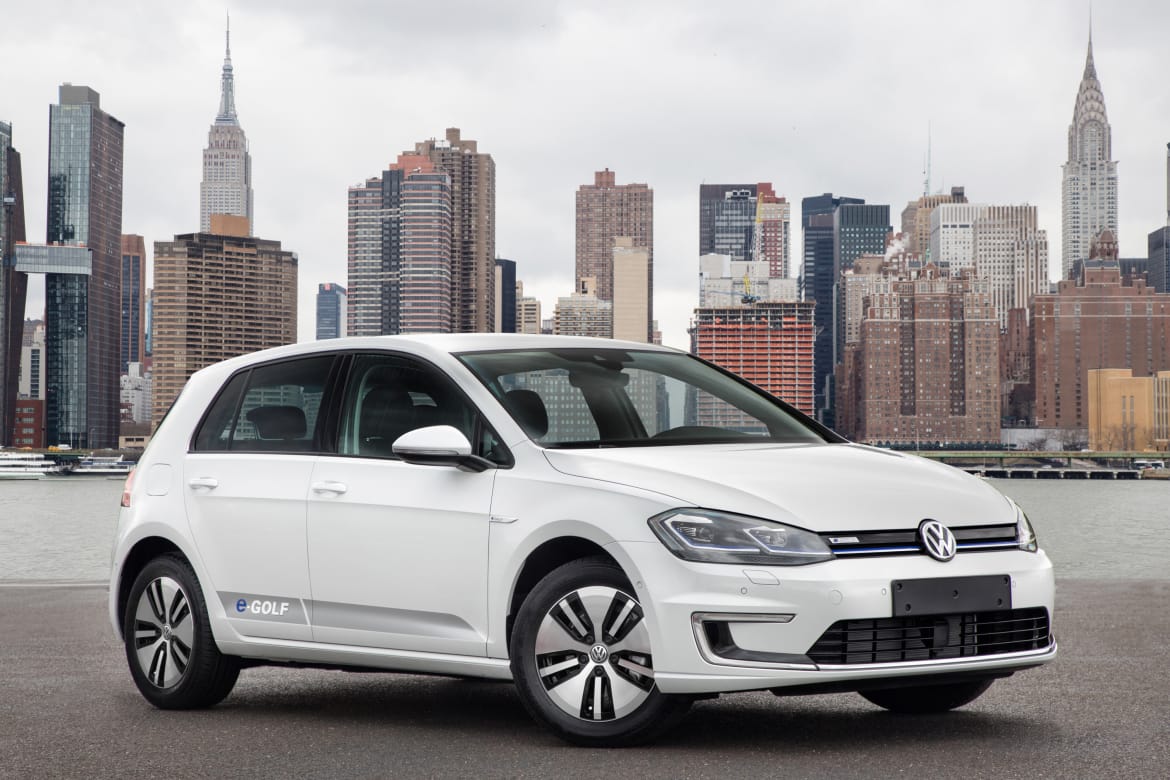 2017 Volkswagen e-Golf OEM.jpg