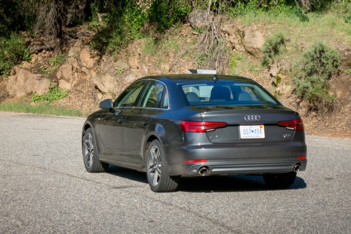 17Audi_A4_FD_KM_03.jpg