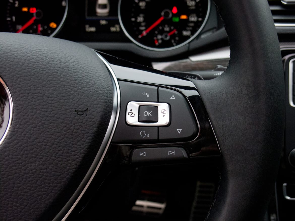 16Volkswagen_Passat_FirstDrive_JW_02.jpg