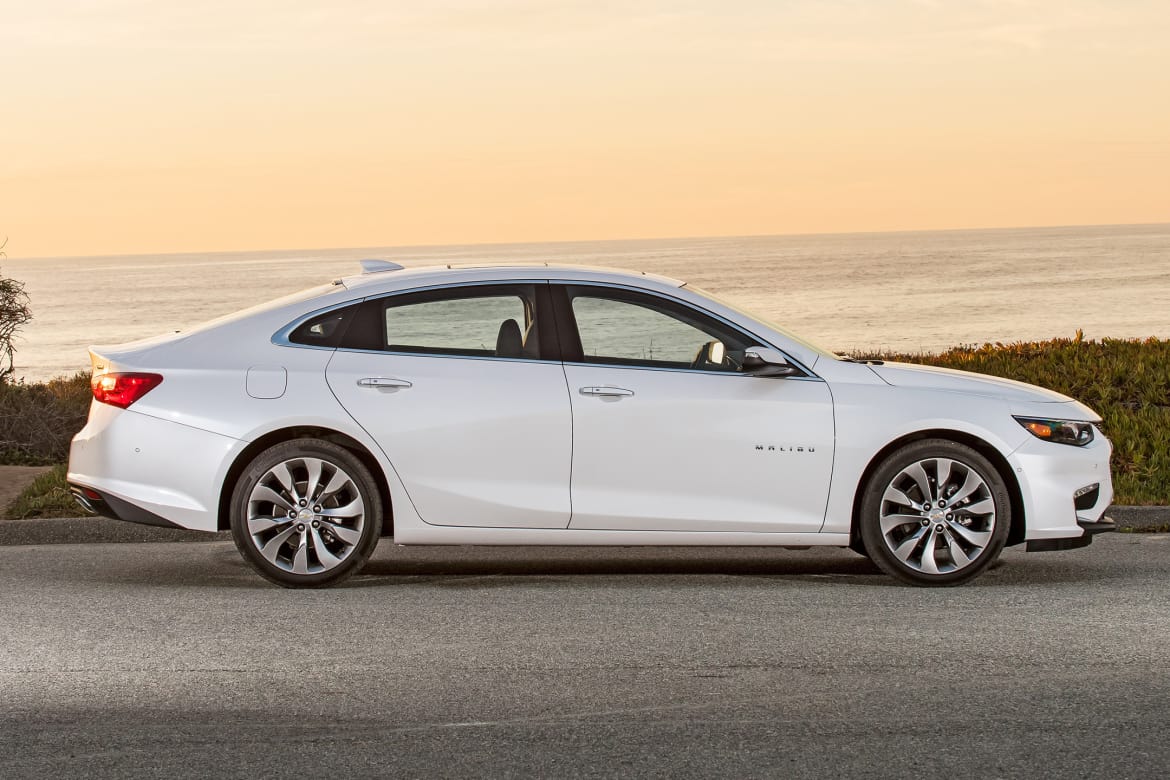 18_Chevrolet_Malibu_MFR.jpg