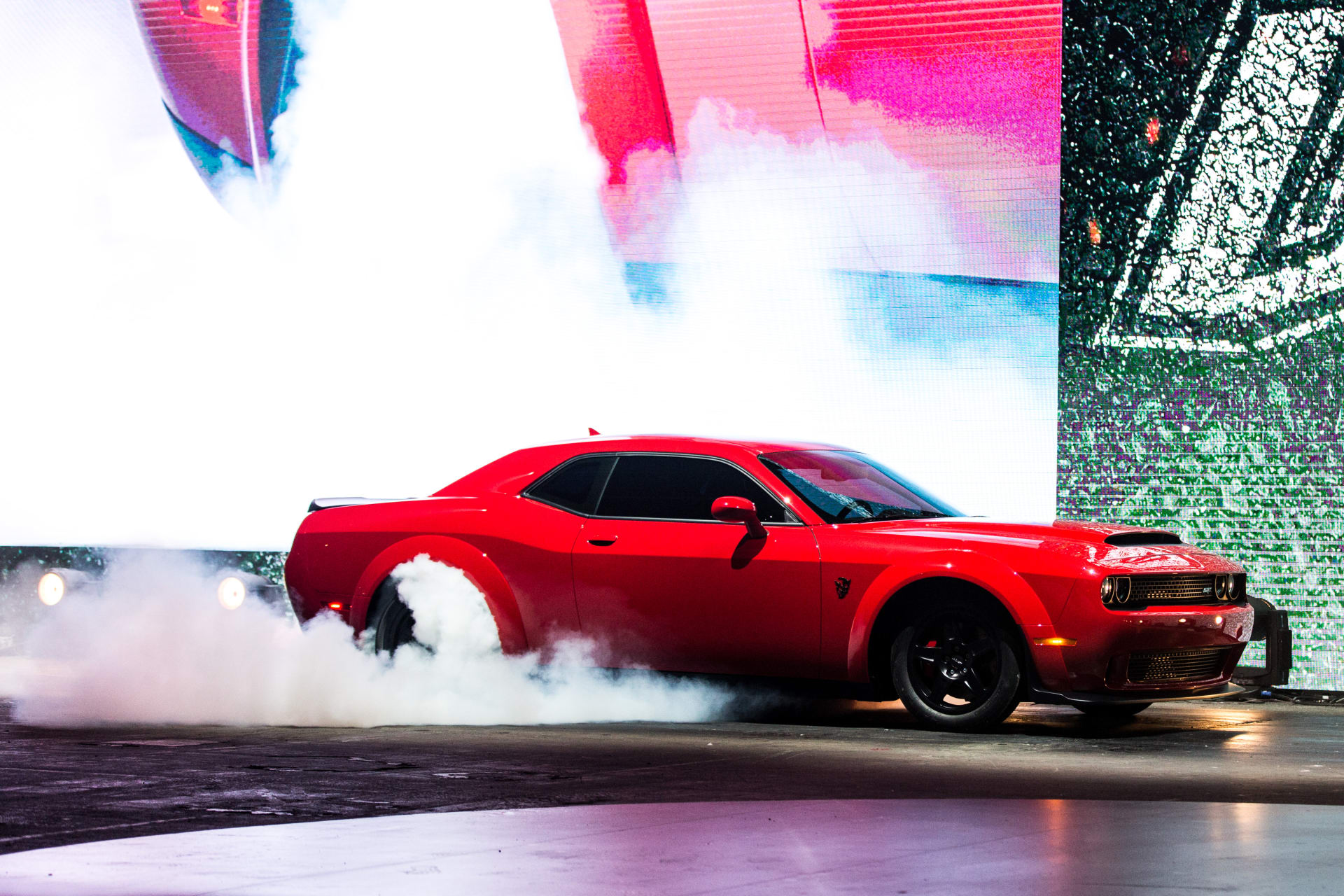 dodge hellcat demon burnout 2018 Dodge Challenger SRT Demon Review: First Impressions dodge hellcat demon burnout 2018 Dodge Challenger SRT Demon Review: First Impressions