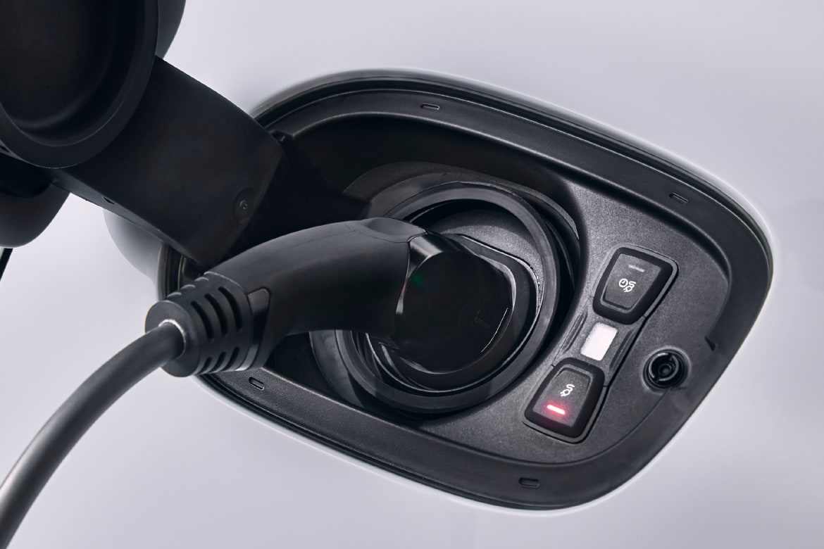 2018 Porsche Panamera 4 E-Hybrid 4 OEM.jpg