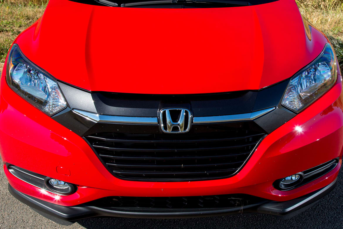 16_Honda_HR-V_Headlights.jpg
