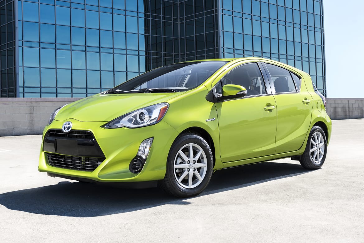 17Toyota_Prius-c_OEM.jpg