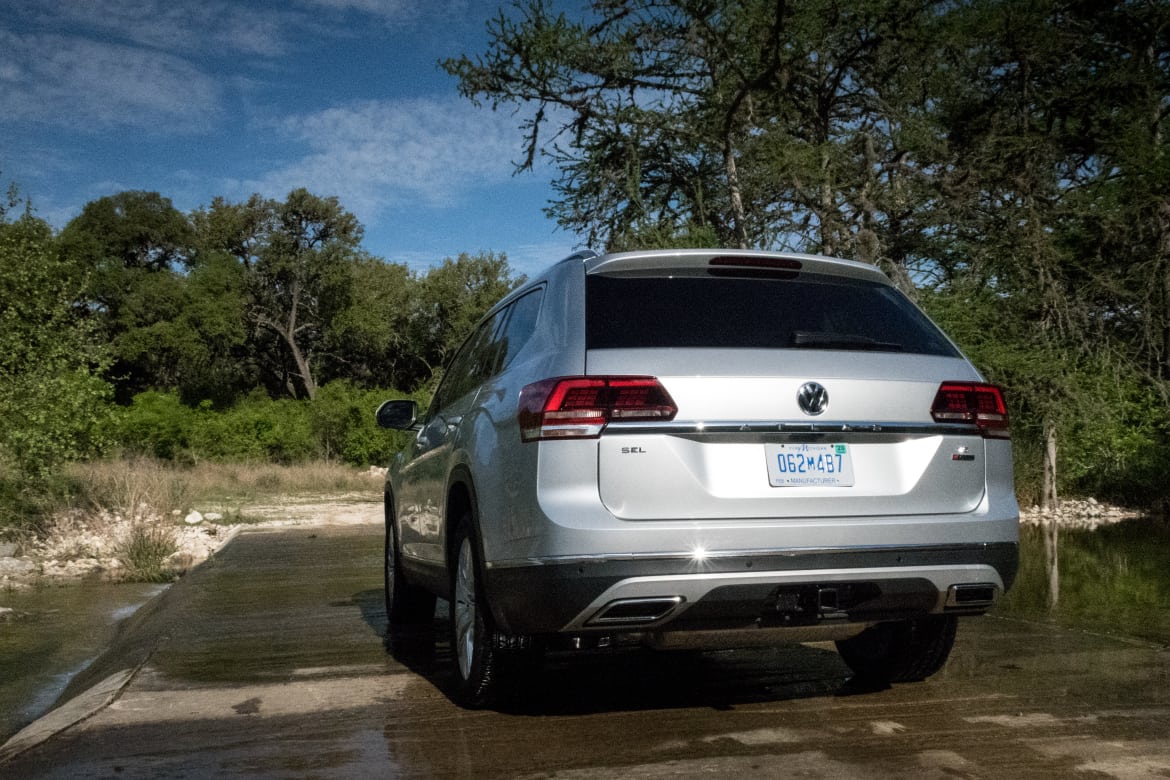 18Volkswagen_Atlas_BW_07.jpg