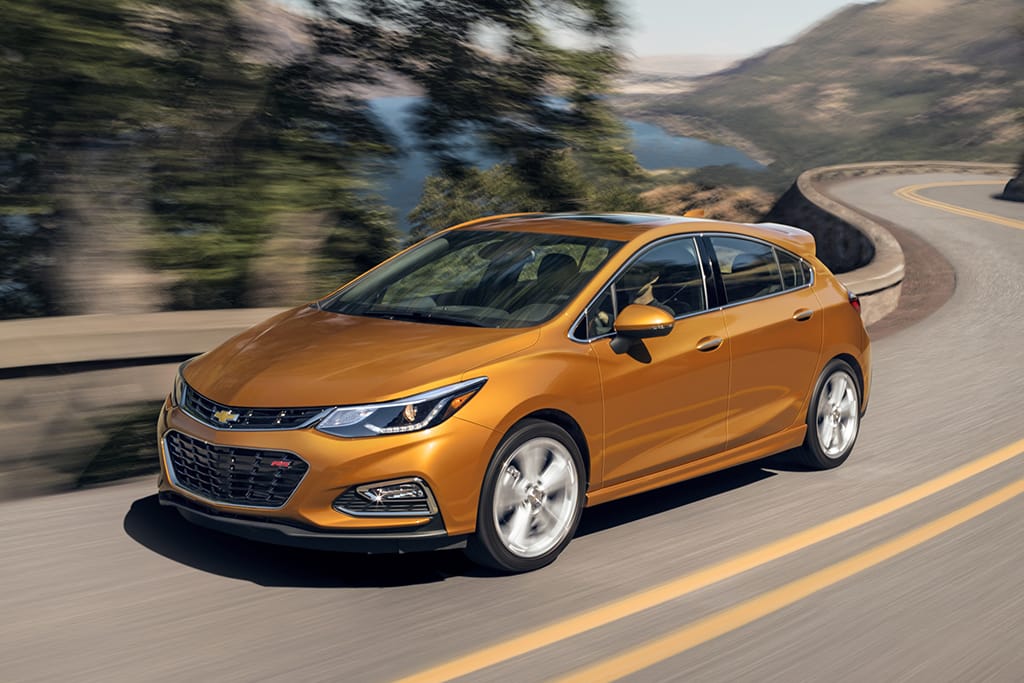 18Chevrolet_Cruze_MFR.jpg