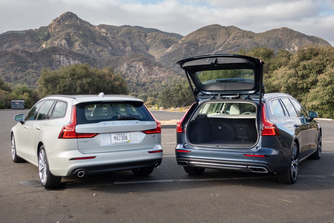 03-volvo-v60-2019-bw.jpg