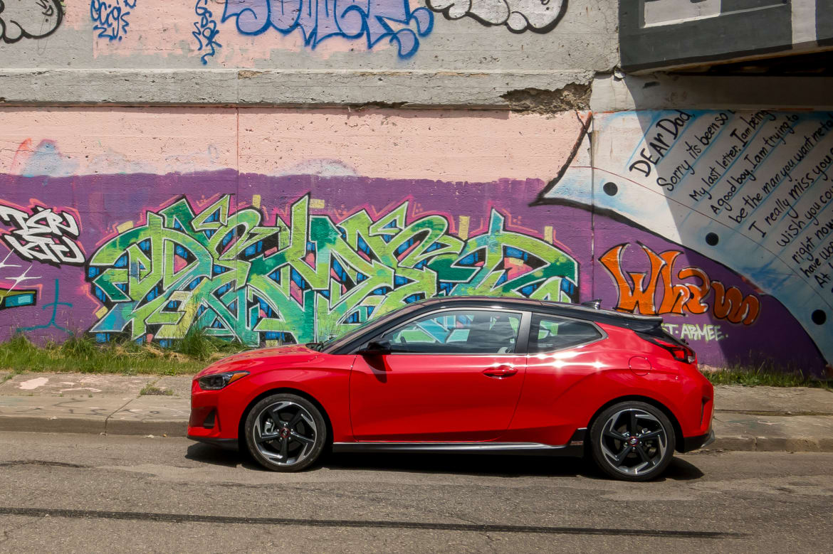 02-hyundai-veloster-2019-exterior--front--profile--red.jpg