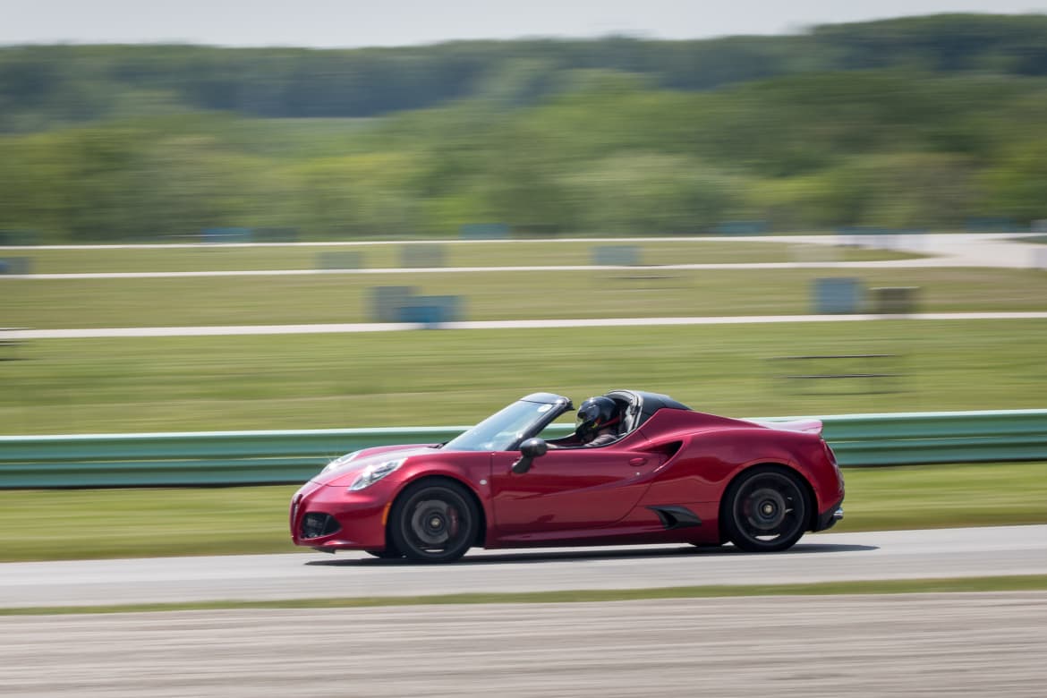 Alfa_4C-Spider_AC_03.jpg