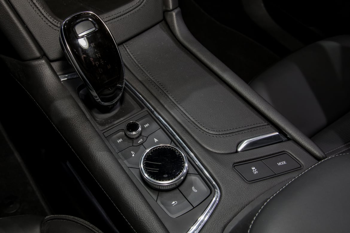 13-cadillac-xt6-2020-cl.jpg