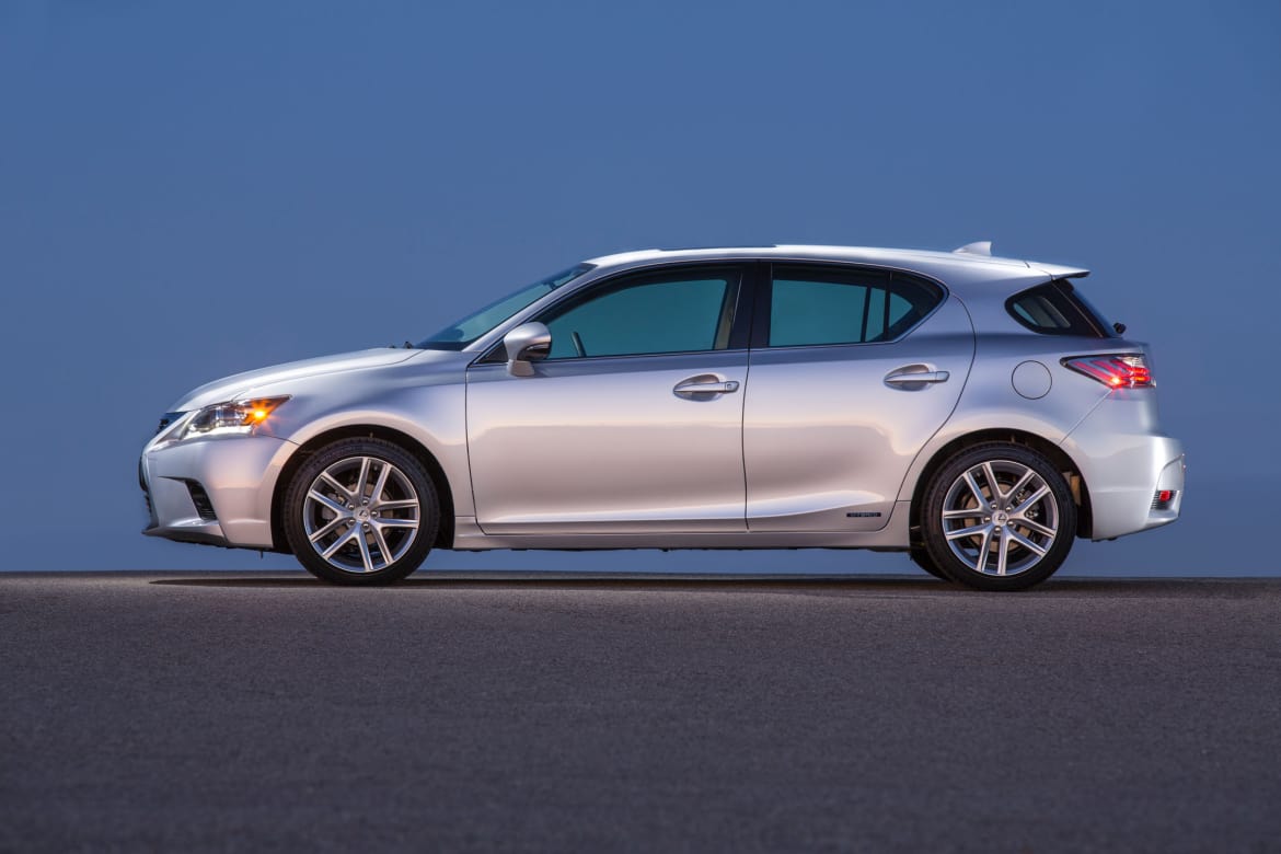 16Lexus_CT 200h_OEM.jpg