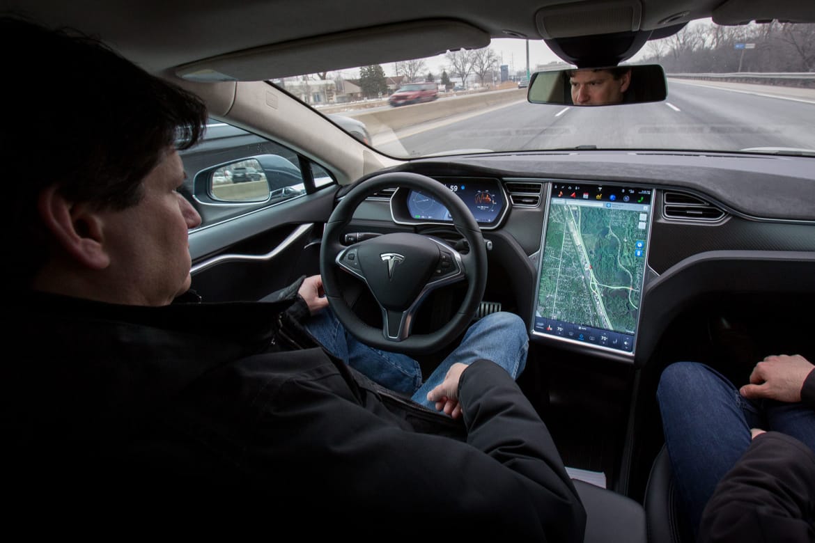 16Tesla_ModelS_AutopilotDemo_ES_17.jpg