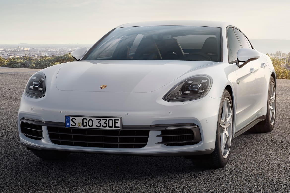 2018 Porsche Panamera 4 E-Hybrid 3 OEM.jpg